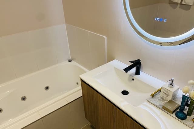 Deluxe Room with King Bed