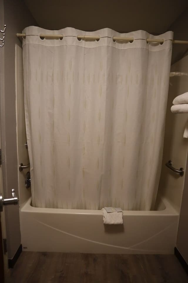 Standard Room, 1 Queen Bed