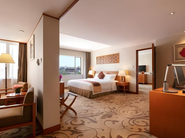 Deluxe Suite