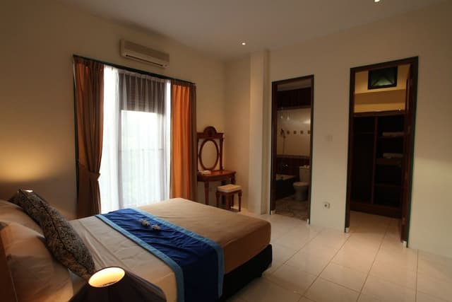 Junior Suite, Non Smoking, Pool View