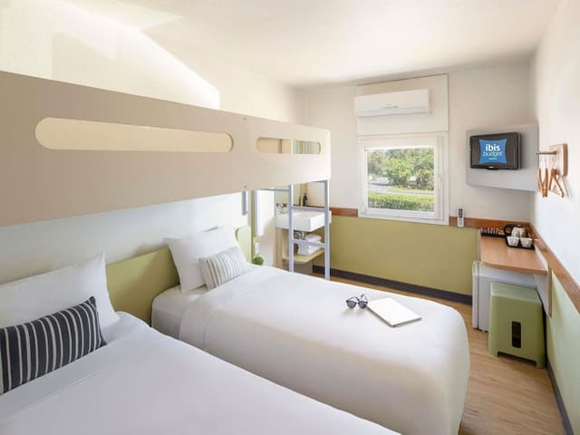 Room, 3 Twin Beds