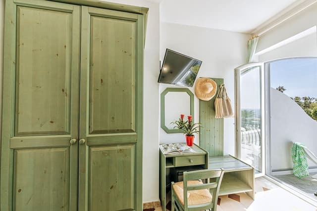 Single Room, Sea View