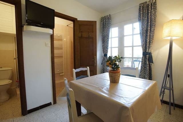 Studio (2 Adults + 1 Child)