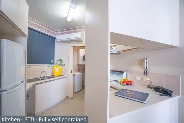 Budget Two Bedroom Apartment (1 Queen, 1 Double)
