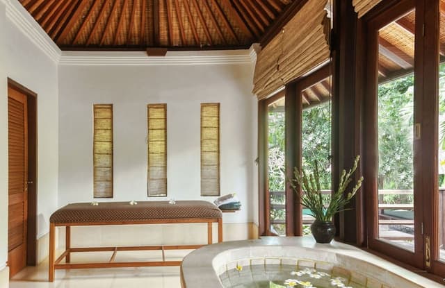 3BR Balinese Villa | Bang & Olufsen Sound System, Pavilion, BBQ, Private Chef, Pool, Garden