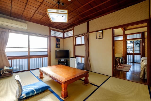 Traditional Twin Room, 2 Queen Beds (Japanese Western-Style)