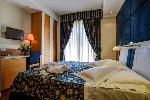 Superior Suite, 1 Queen Bed with Sofa bed
