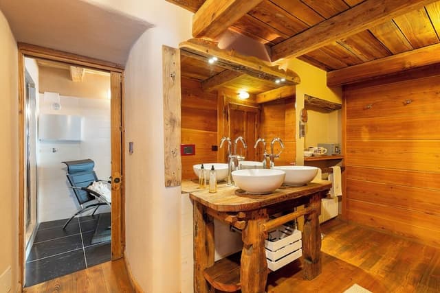 Suite with Turkish bath