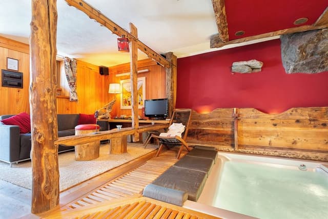 Junior Suite, Jetted Tub