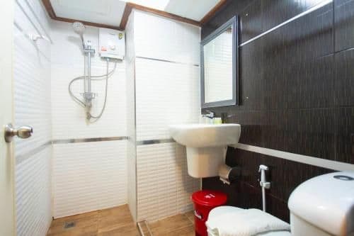 Standard Family Room With Two Bathroom