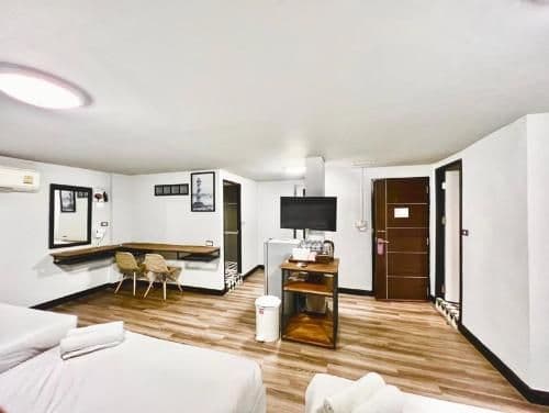 Standard Family Room With Two Bathroom