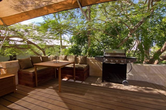 Queen Safari Tent (Children under 2 not permitted)