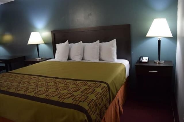 Deluxe Room, 1 King Bed