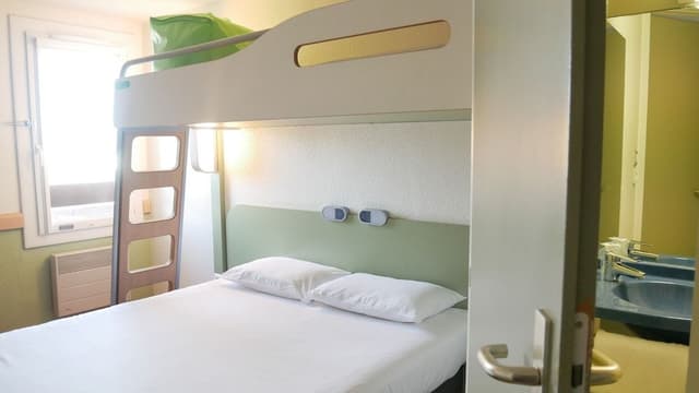 Triple Room, Multiple Beds