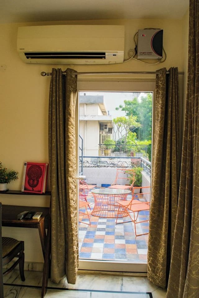Royal Studio, 1 Bedroom, Kitchen, Corner