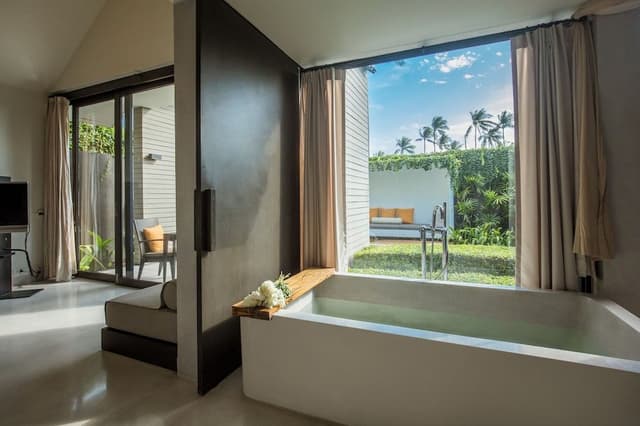 Deluxe Pool Villa