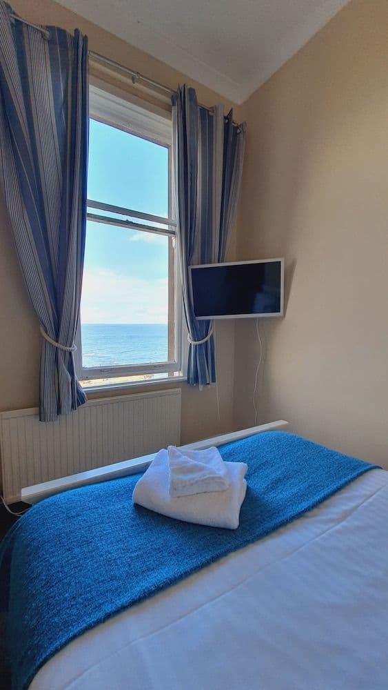 Standard Single Room, 1 Twin Bed, Ensuite, Sea View