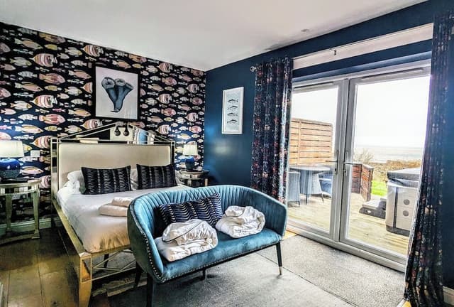 Junior Suite, 1 Double Bed, Hot Tub, Sea View