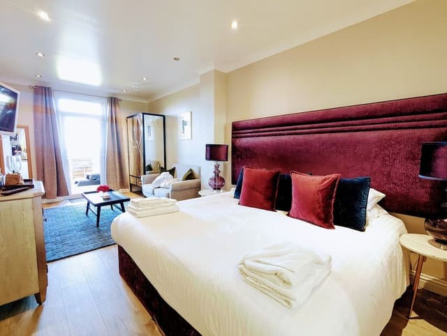 Junior Suite, 1 Double Bed, Hot Tub, Sea View