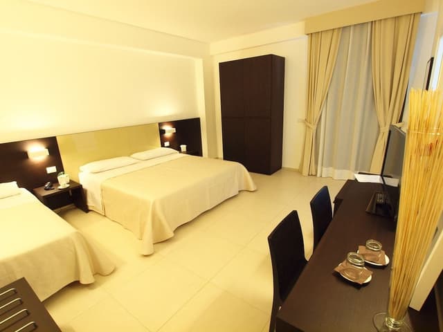 Deluxe Triple Room, Park View