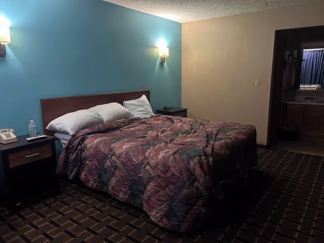 Room, 1 King Bed, Non Smoking