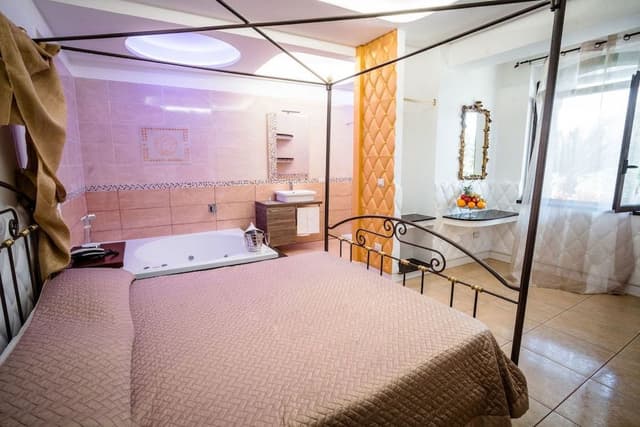 Junior Suite, Jetted Tub