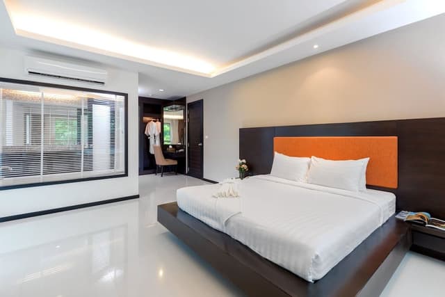 2 Bedroom Suite