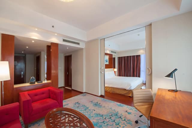 Deluxe Suite