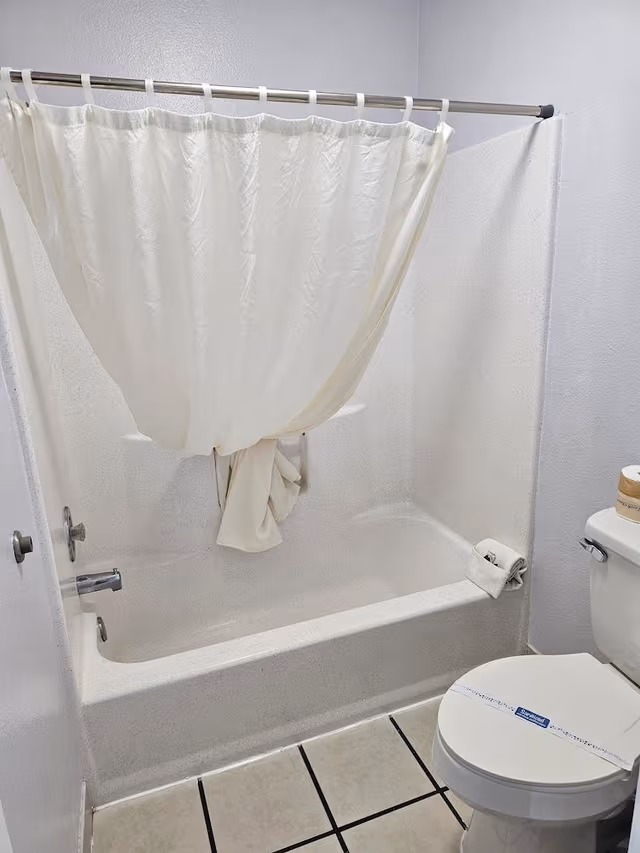 Deluxe Room, Multiple Beds, Non Smoking, Refrigerator & Microwave