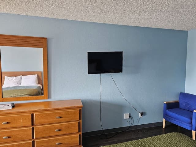 Deluxe Room, 2 Queen Beds, Non Smoking, Refrigerator & Microwave