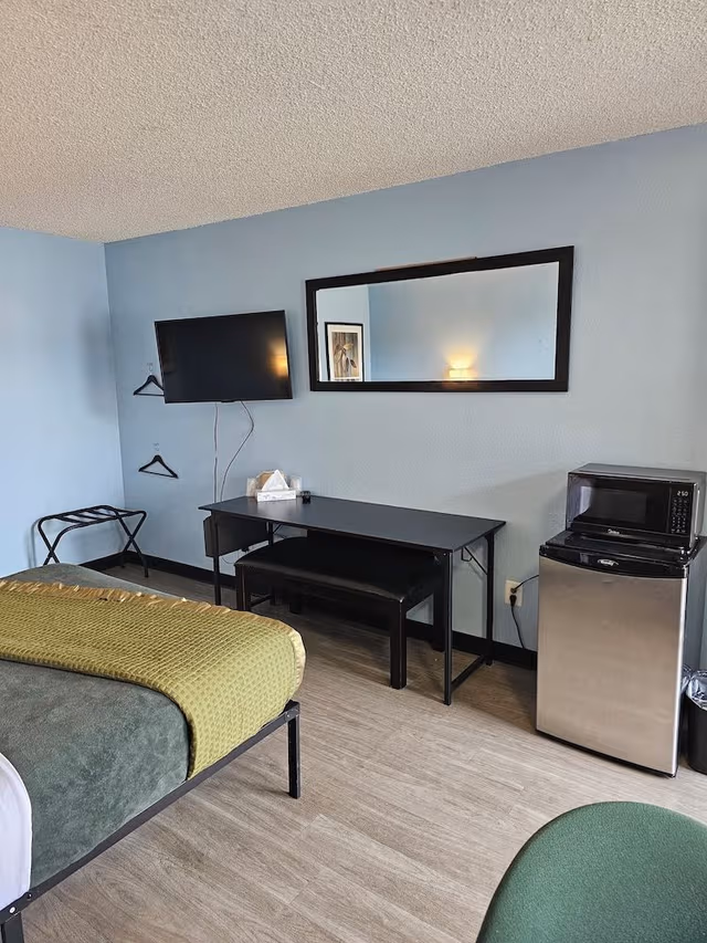 Standard Room, 1 Queen Bed, Non Smoking