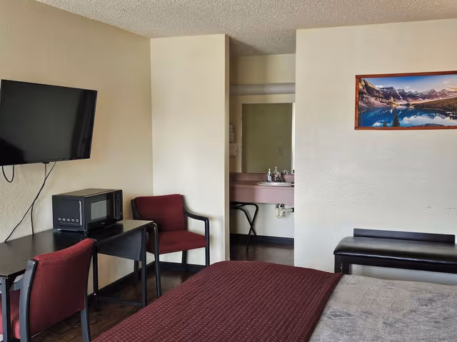 Standard Room, 1 King Bed, Non Smoking, Refrigerator & Microwave