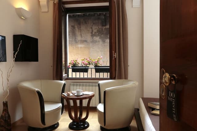 Family Room, Connecting Rooms