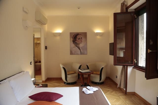Family Room, Connecting Rooms