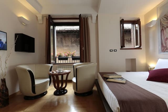 Family Room, Connecting Rooms