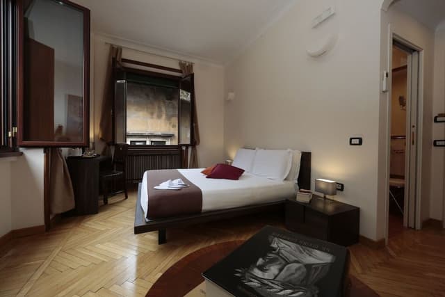 Family Room, Connecting Rooms