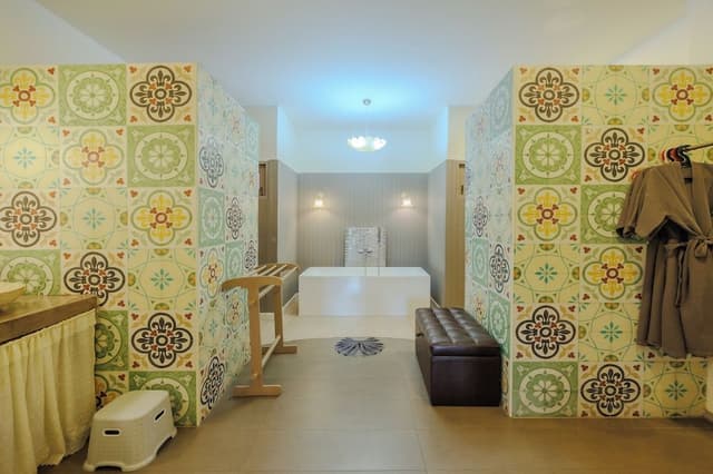Suite, Garden View