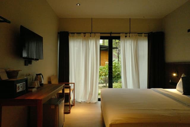 Air Conditioned Bungalow Garden View Double Room