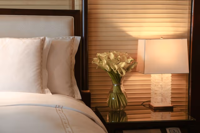Deluxe Room, 1 King Bed, Garden View