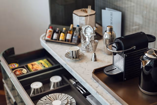 Premier Room, 1 King Bed, Corner