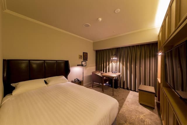 Standard Double Room, Non Smoking, Breakfast Included [with Club Lounge Access]