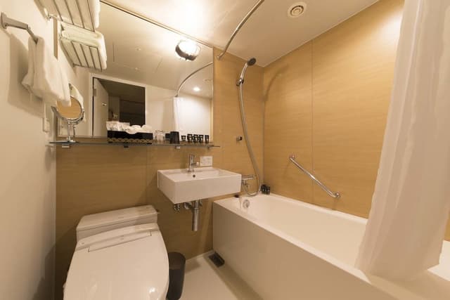 Standard Double Room, Non Smoking, Breakfast Included [with Club Lounge Access]
