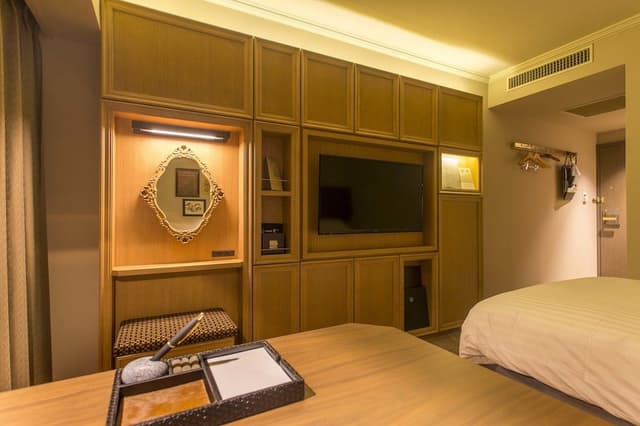 Standard Double Room, Non Smoking, Breakfast Included [with Club Lounge Access]