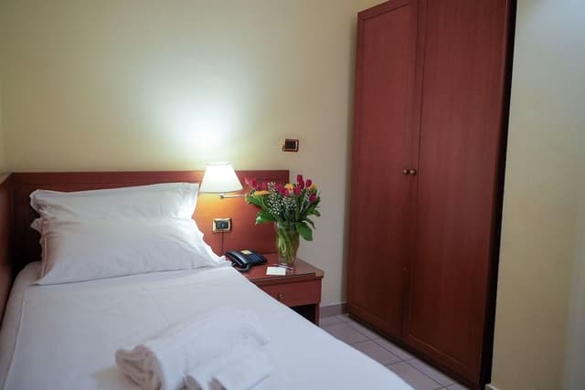 Single Room (1 single bed)