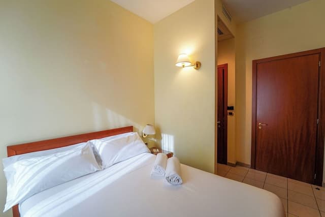 Economy Double Room (1 large single bed)