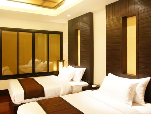 Deluxe Twin Bed
