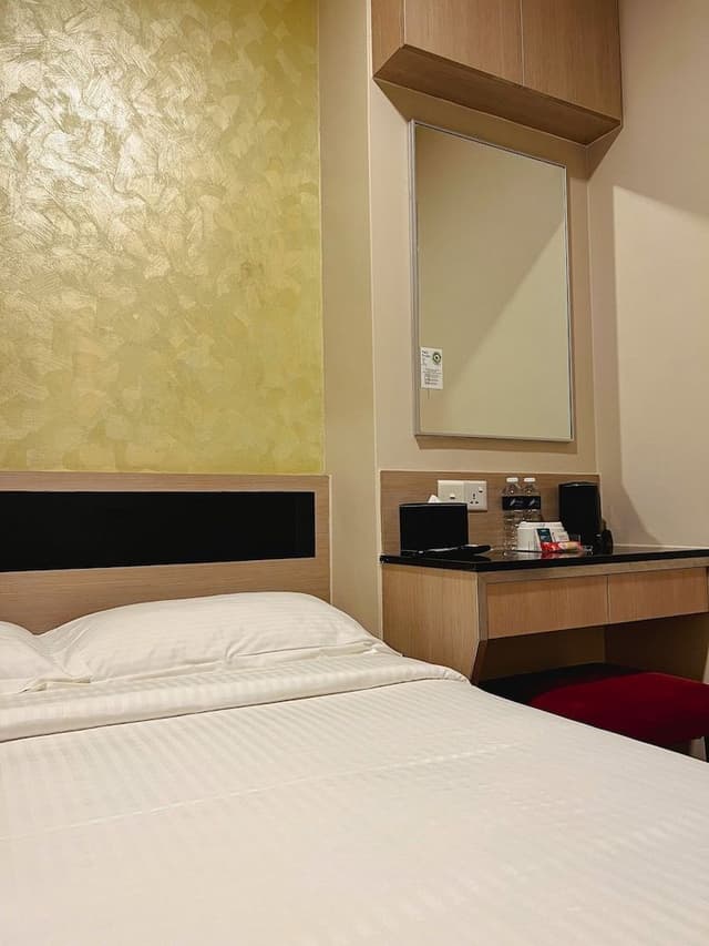 Standard Double or Twin Room, No Windows