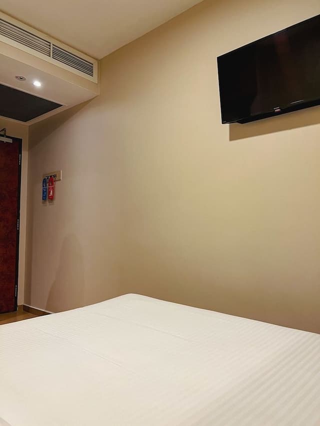 Standard Double or Twin Room, No Windows
