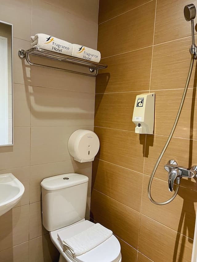 Standard Double or Twin Room, No Windows
