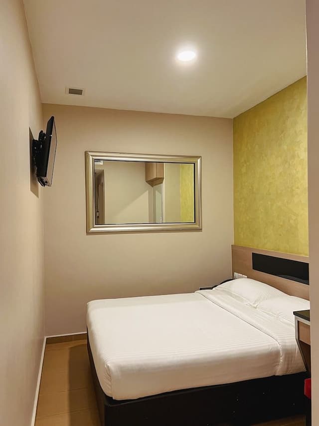 Standard Double or Twin Room, No Windows